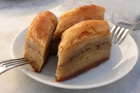 Ian's Bakery & Coffee Shop photo 3